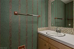 1987 Burlington Rd, Akron, OH 44313 - Photo 23