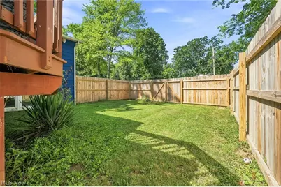 825 Valley Drive, Amherst, OH 44001 - Photo 35
