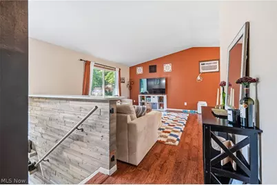 825 Valley Drive, Amherst, OH 44001 - Photo 7