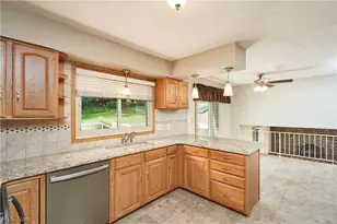 792 Jolson Ave, Akron, OH 44319 - Photo 9
