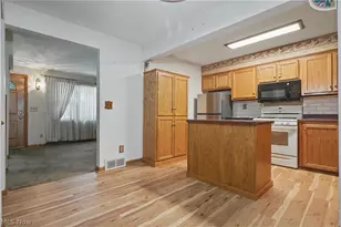 7436 Sugartree Dr, Youngstown, OH 44512 - Photo 5