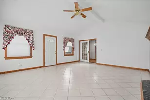 7436 Sugartree Dr, Youngstown, OH 44512 - Photo 9