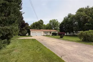 1185 Greensburg Rd, Uniontown, OH 44685 - Photo 5