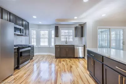 19013 Chagrin Boulevard, Huber Heights, OH 44122 - Photo 5