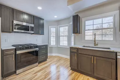 19013 Chagrin Boulevard, Huber Heights, OH 44122 - Photo 9