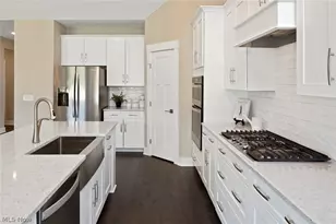 791 Colesbourne Cir, Green, OH 44685 - Photo 11