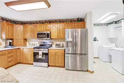 213 Crestland Avenue NW, North Canton, OH 44720 - Photo 7