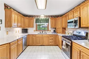 213 Crestland Ave NW, North Canton, OH 44720 - Photo 5