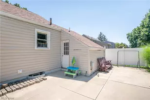 1041 Orchard Ave NE, North Canton, OH 44720 - Photo 25