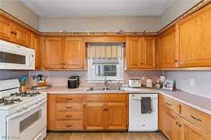 734 Tuscarawas Ave NW, New Philadelphia, OH 44663 - Photo 13