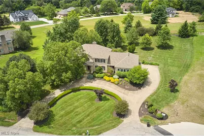 662 Heatherleigh Drive, Akron, OH 44333 - Photo 3