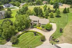 662 Heatherleigh Dr, Akron, OH 44333 - Photo 3