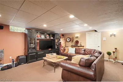 662 Heatherleigh Drive, Akron, OH 44333 - Photo 33