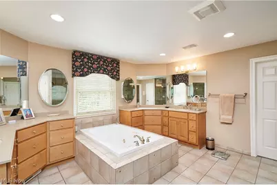 662 Heatherleigh Drive, Akron, OH 44333 - Photo 25