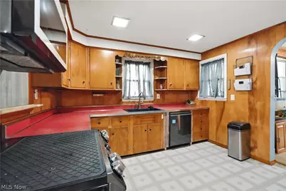 127 E High Street, Fostoria, OH 44830 - Photo 9