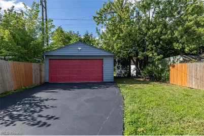 17004 Stockbridge Avenue, Loveland, OH 44128 - Photo 31