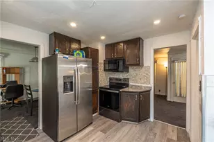 17004 Stockbridge Ave, Loveland, OH 44128 - Photo 15