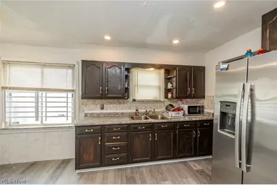 17004 Stockbridge Avenue, Loveland, OH 44128 - Photo 13