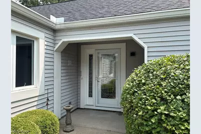 375 Yorktown Place #D2, Vermilion, OH 44089 - Photo 3