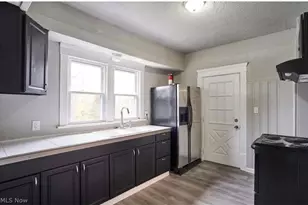 692 Blanche St, Akron, OH 44307 - Photo 13