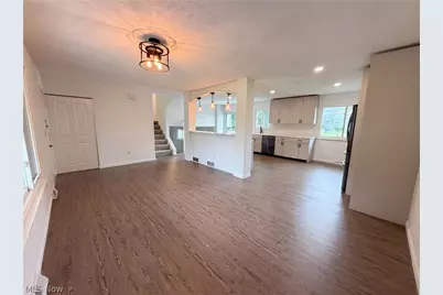 546 Kalene Court, Eastlake, OH 44095 - Photo 3