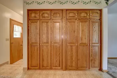2400 Willow Brook Drive NW, Dover, OH 44622 - Photo 9
