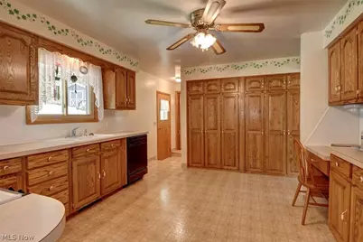 2400 Willow Brook Drive NW, Dover, OH 44622 - Photo 5