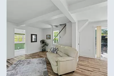 260 E Pace Avenue, Akron, OH 44319 - Photo 13