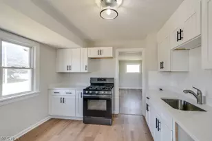 325 Evelyn Ave, Green Hills, OH 44131 - Photo 13