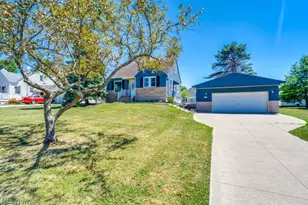 325 Evelyn Ave, Green Hills, OH 44131 - Photo 3