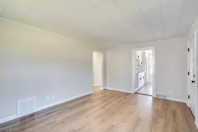325 Evelyn Avenue, Green Hills, OH 44131 - Photo 11