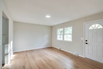 643 Kimberly Circle, Oberlin, OH 44074 - Photo 3