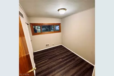 1093 Sutherland Avenue, Akron, OH 44314 - Photo 23