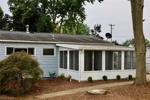 1093 Sutherland Ave, Akron, OH 44314 - Photo 5