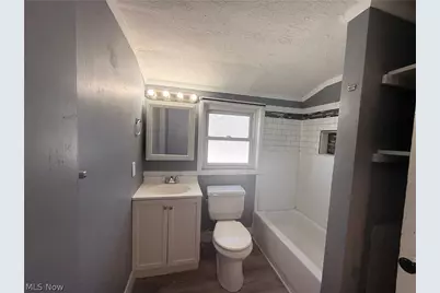 124 W 32nd Street, Lorain, OH 44055 - Photo 7