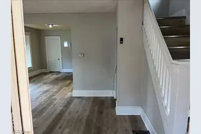 844 Sumner Street, Akron, OH 44311 - Photo 5