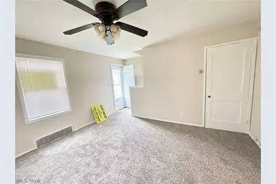 818-824 S Central Drive, Lorain, OH 44052 - Photo 3