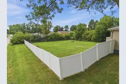 6330 Peach Street, Louisville, OH 44641 - Photo 11