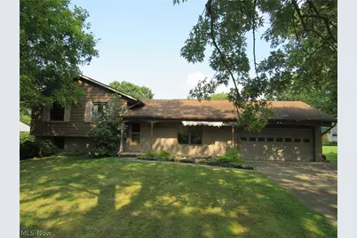 10940 Julie Street NE, Alliance, OH 44601 - Photo 1