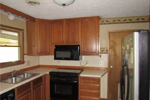 10940 Julie Street NE, Alliance, OH 44601 - Photo 9