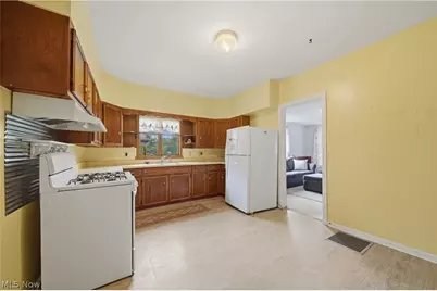 143 E Highland Avenue, Ravenna, OH 44266 - Photo 13