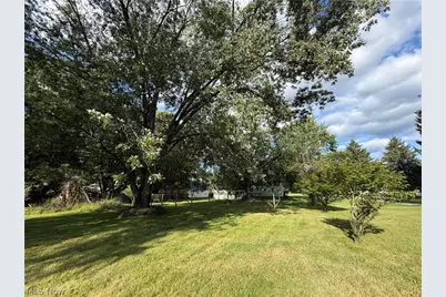 4111 Broadway Avenue NE, Louisville, OH 44641 - Photo 9