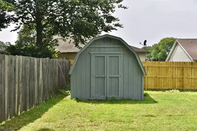 5629 London Drive, Austintown, OH 44515 - Photo 5