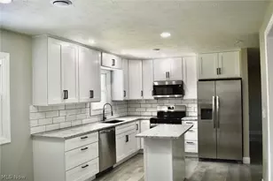 5629 London Dr, Austintown, OH 44515 - Photo 7