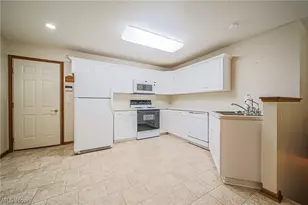 205 Greenbriar Ln, Dalton, OH 44618 - Photo 9