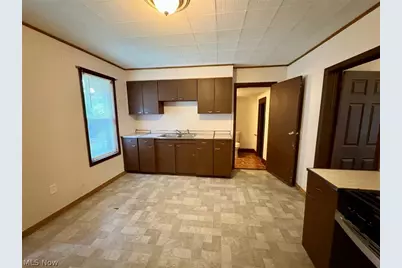 391 E Voris Street, Akron, OH 44311 - Photo 5