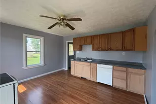 296 W Pennsylvania Ave, Sebring, OH 44672 - Photo 15