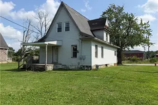 296 W Pennsylvania Ave, Sebring, OH 44672 - Photo 3
