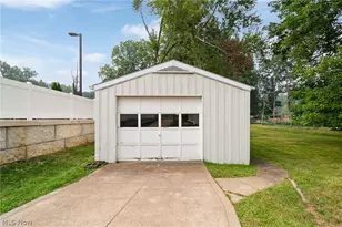 608 Applegrove St NW, North Canton, OH 44720 - Photo 29
