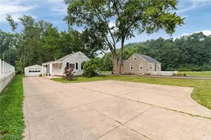 608 Applegrove St NW, North Canton, OH 44720 - Photo 5
